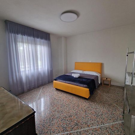 Verdi 32 Cazzago San Martino Kültér fotó